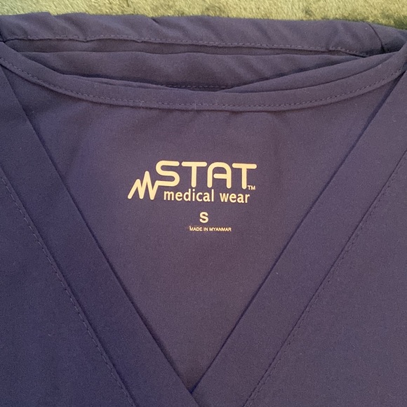 New- Small V Neck Scrub Top & Jogger Scrub Pant - Picture 4 of 7